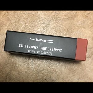MAC Velvet Teddy lipstick BN